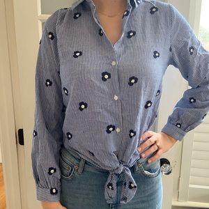Cute Button Down Top!